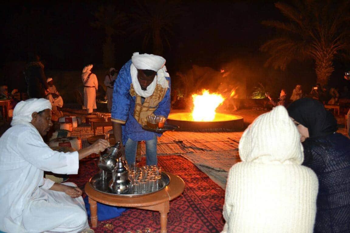Riad Gnaoua Khamlia メルズーガ エクステリア 写真